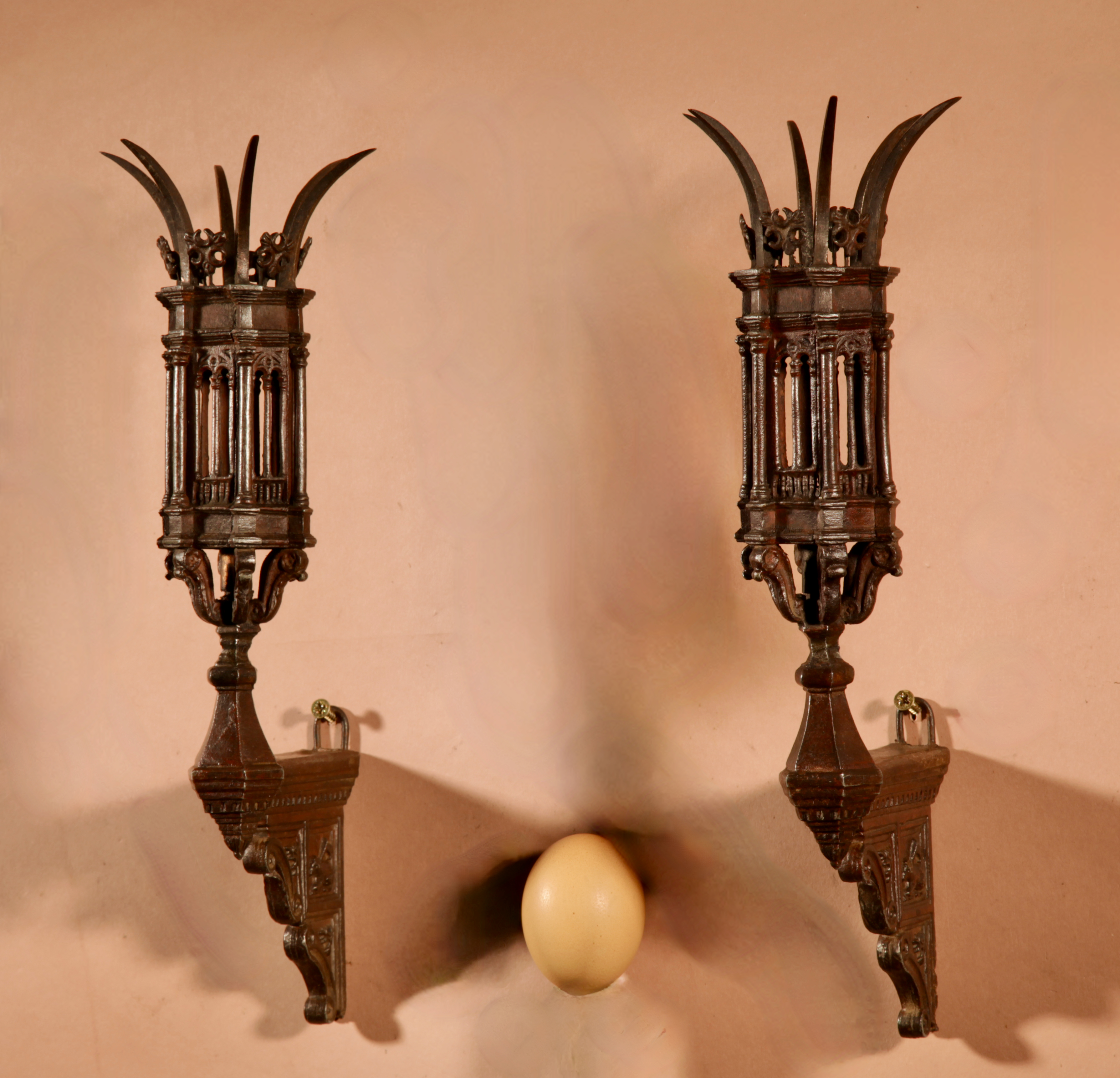 Interesting Very Fine Cast Pair Of Small White Metal God Lamps / Lanterns Wall Light Antique Lighting 3